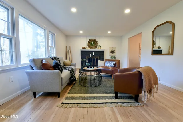 $549,000 | 871 Maxwell Drive, Niskayuna, NY 12309