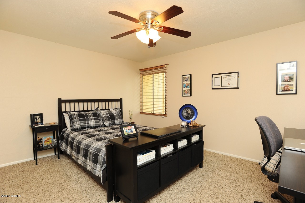 4201 East Camelback Road, Unit 10 Phoenix, AZ 85018 - Photo 14 of 18 Guest Bedroom