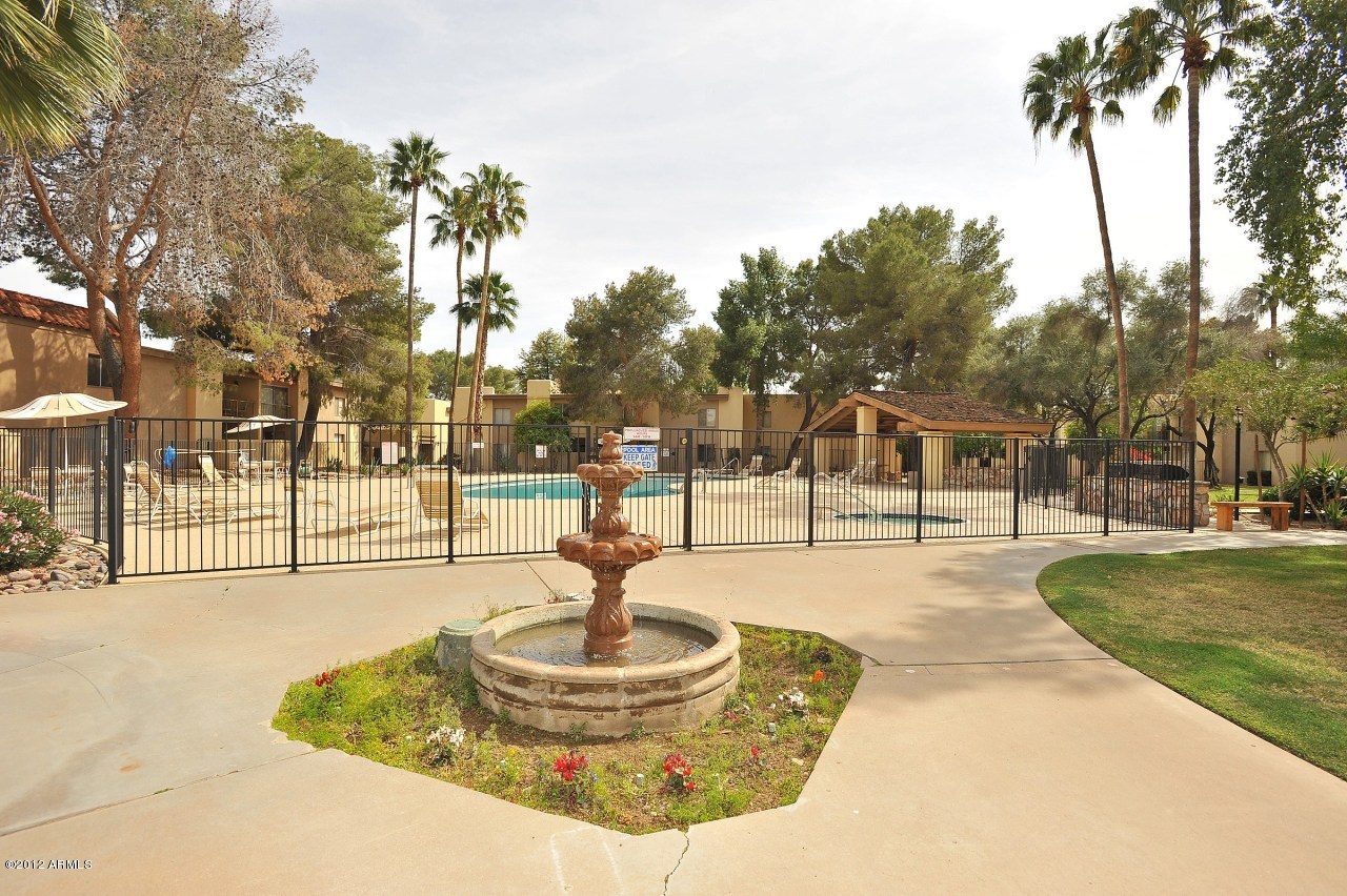4201 East Camelback Road, Unit 10 Phoenix, AZ 85018 - Photo 15 of 18 Front Waterfall