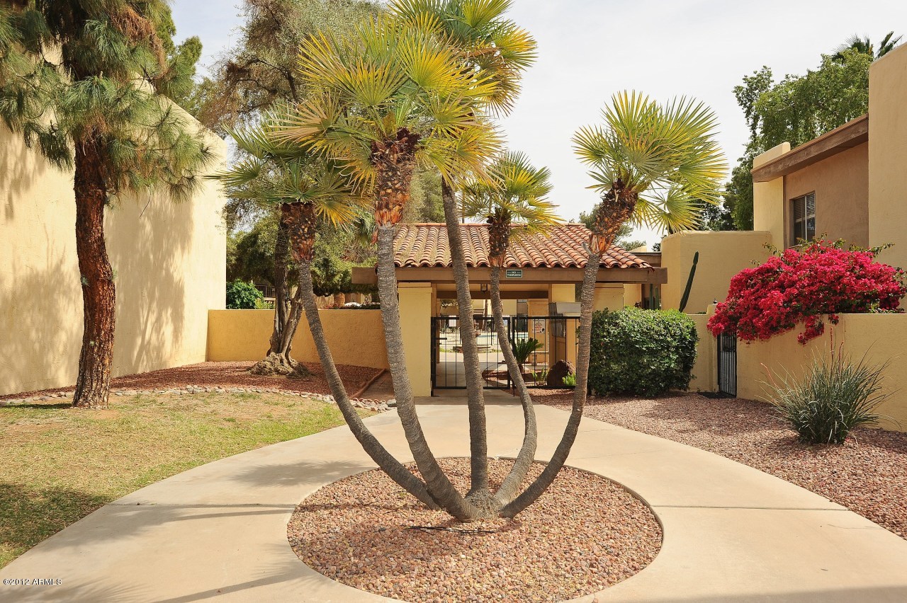 4201 East Camelback Road, Unit 10 Phoenix, AZ 85018 - Photo 16 of 18 Entrance for Community