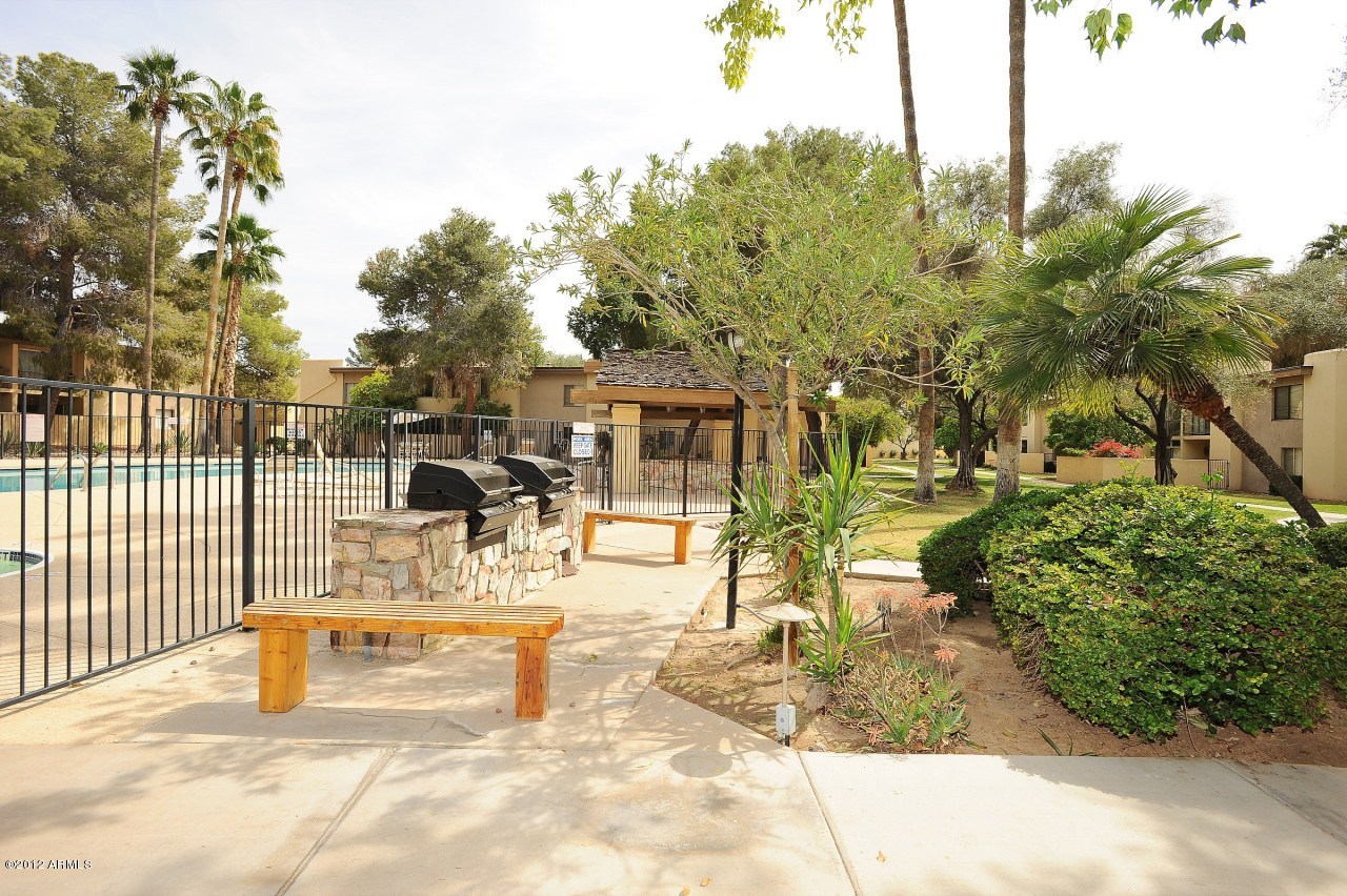 4201 East Camelback Road, Unit 10 Phoenix, AZ 85018 - Photo 17 of 18 Community BBQ's