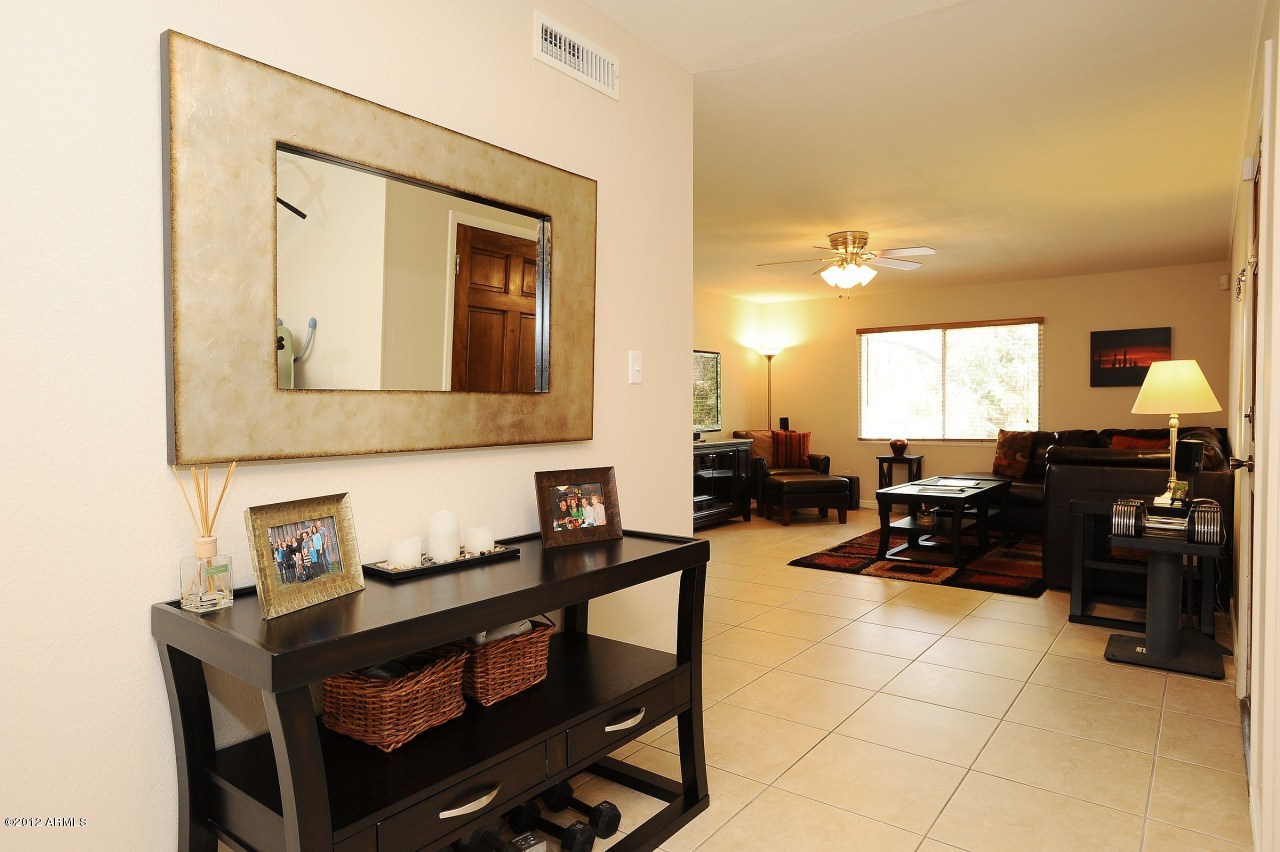 4201 East Camelback Road, Unit 10 Phoenix, AZ 85018 - Photo 4 of 18 Foyer
