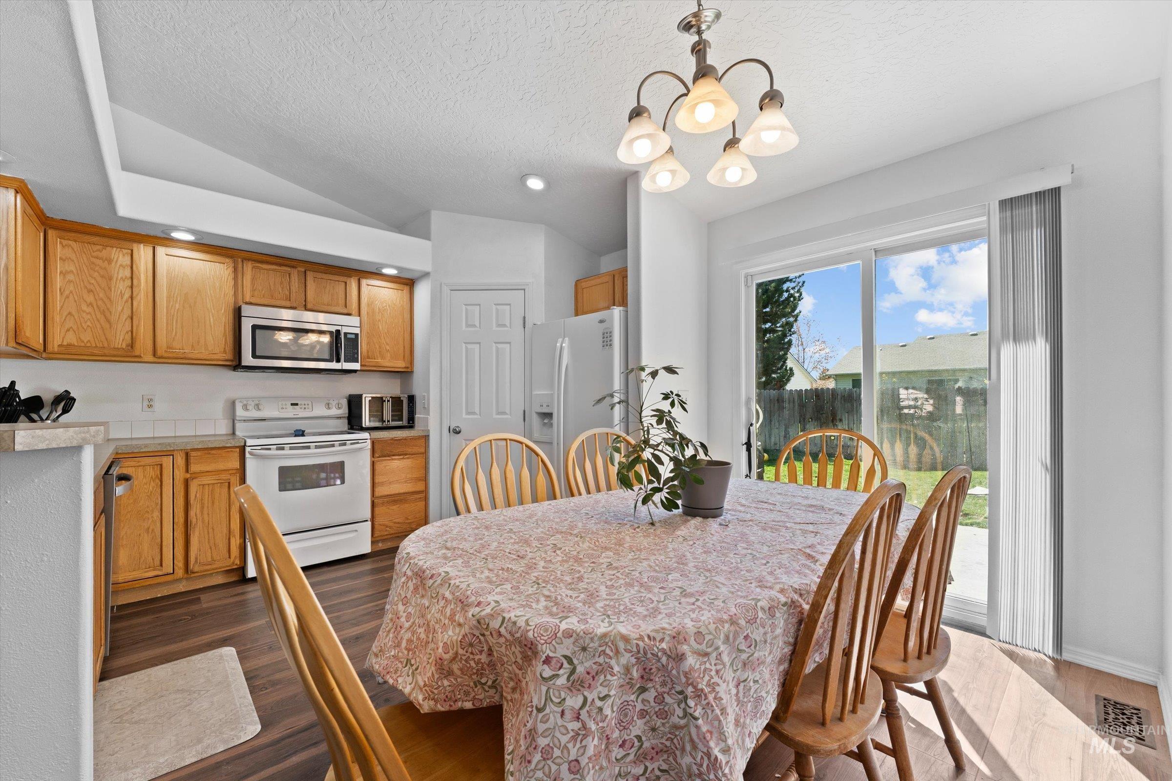 14213 Carolina Street Caldwell, ID 83607 - Photo 11 of 34