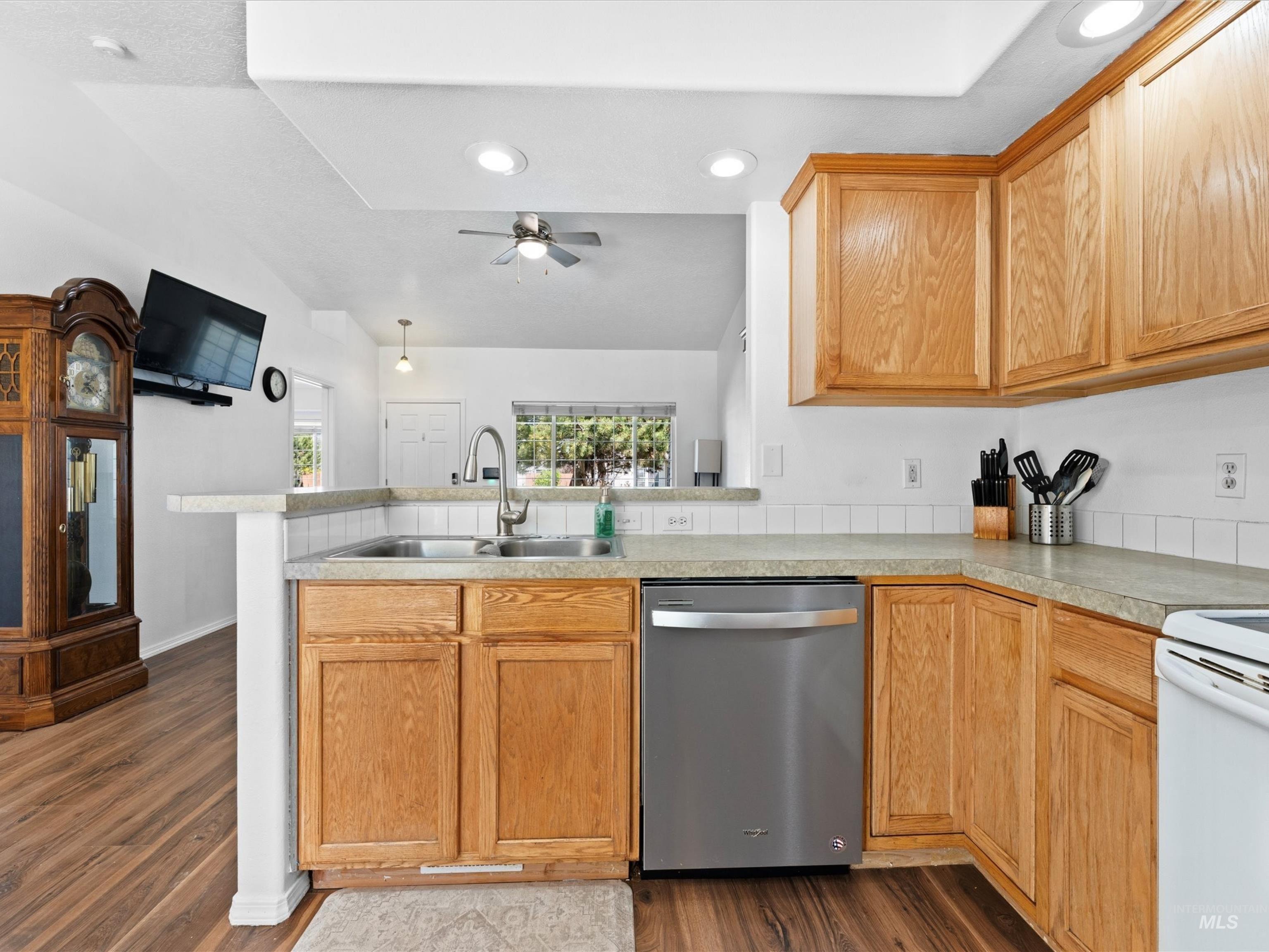 14213 Carolina Street Caldwell, ID 83607 - Photo 7 of 34