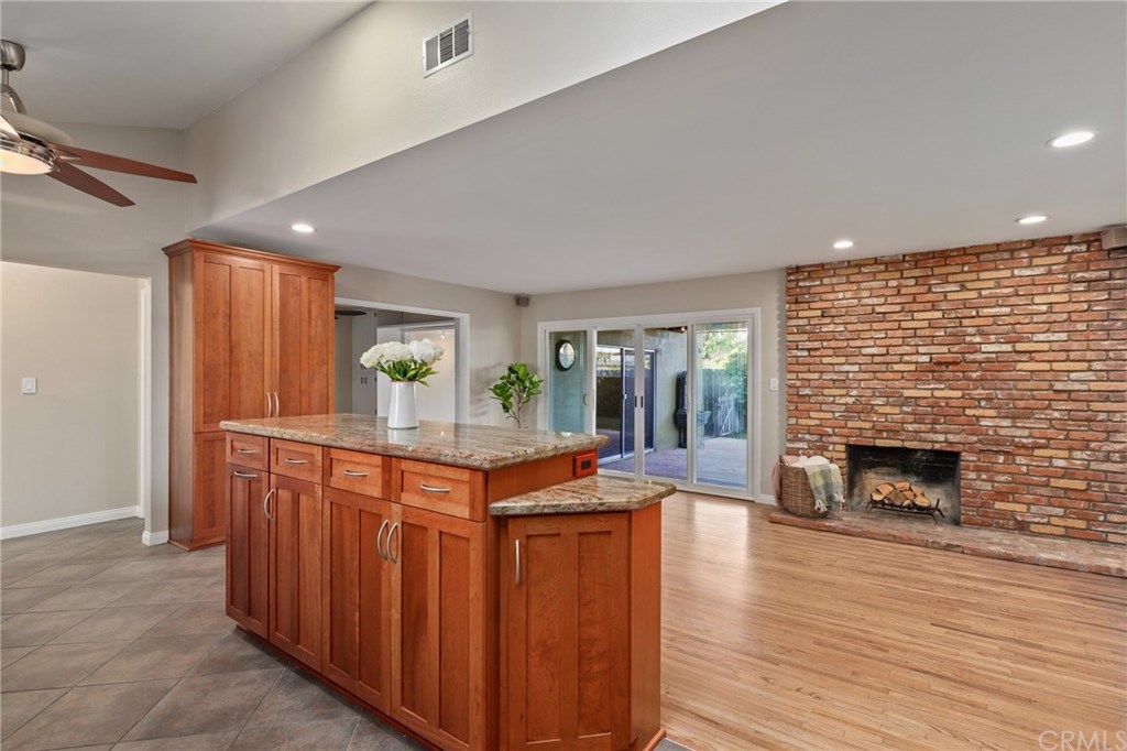 388 Bucknell Road Costa Mesa, CA 92626 - Photo 12 of 56