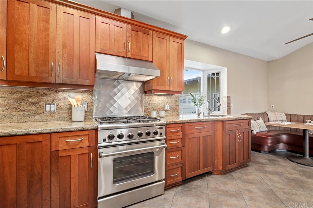 388 Bucknell Road Costa Mesa, CA 92626 - Photo 13 of 56