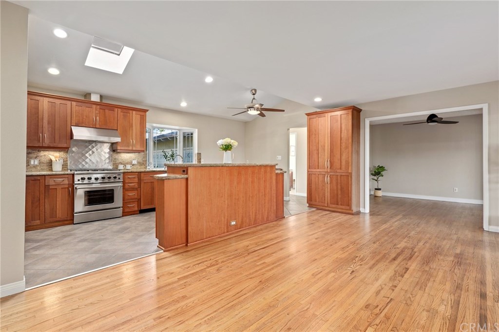 388 Bucknell Road Costa Mesa, CA 92626 - Photo 17 of 56