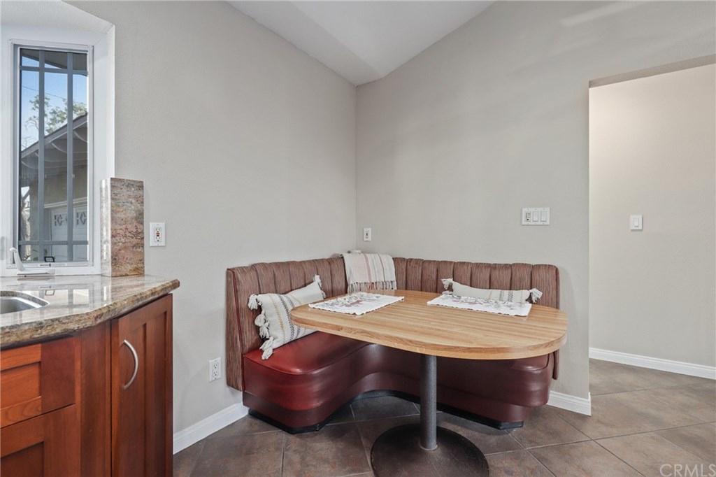 388 Bucknell Road Costa Mesa, CA 92626 - Photo 18 of 56