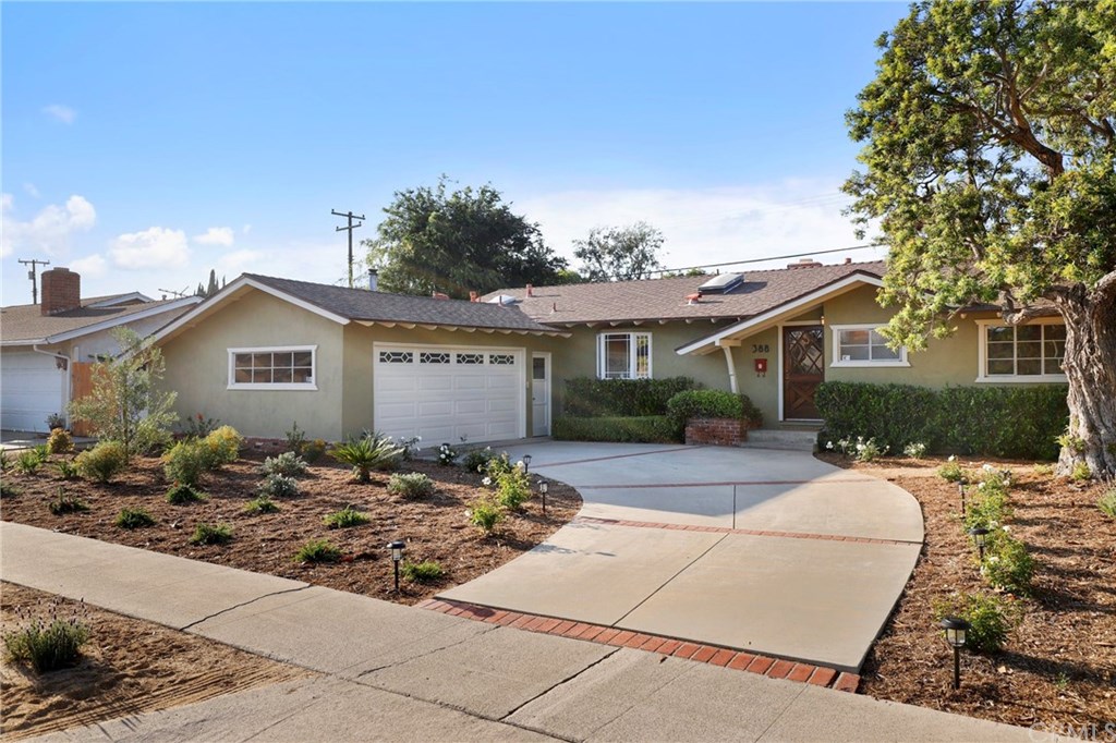 388 Bucknell Road Costa Mesa, CA 92626 - Photo 3 of 56