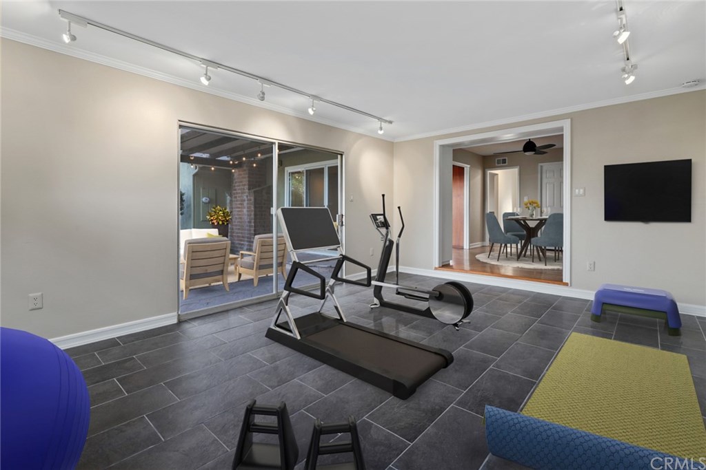 388 Bucknell Road Costa Mesa, CA 92626 - Photo 26 of 56 Virtually Staged