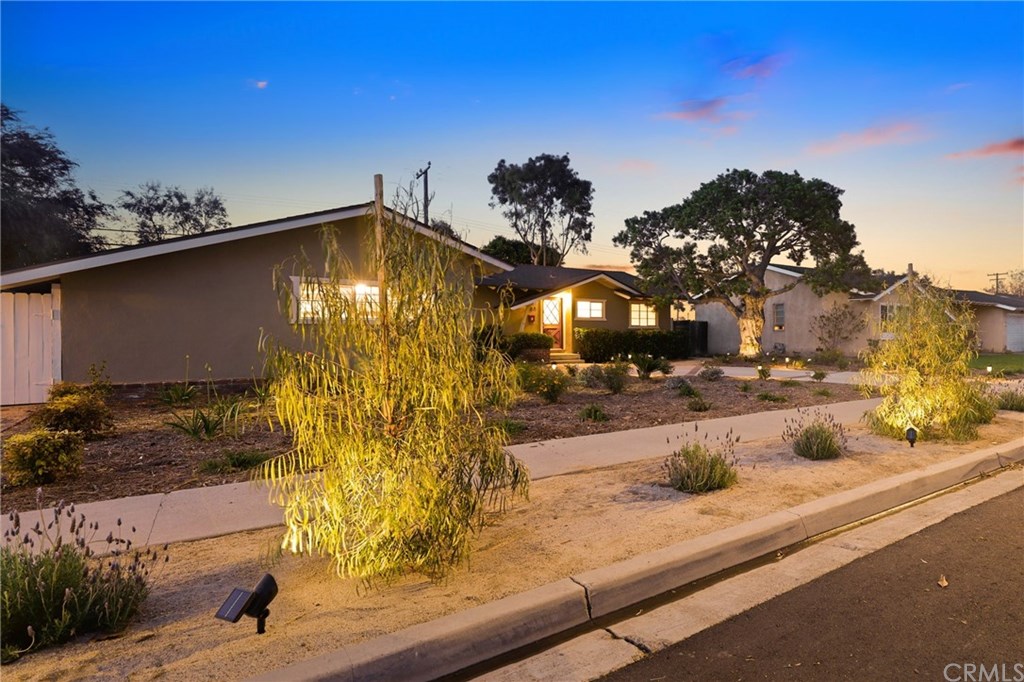 388 Bucknell Road Costa Mesa, CA 92626 - Photo 8 of 56