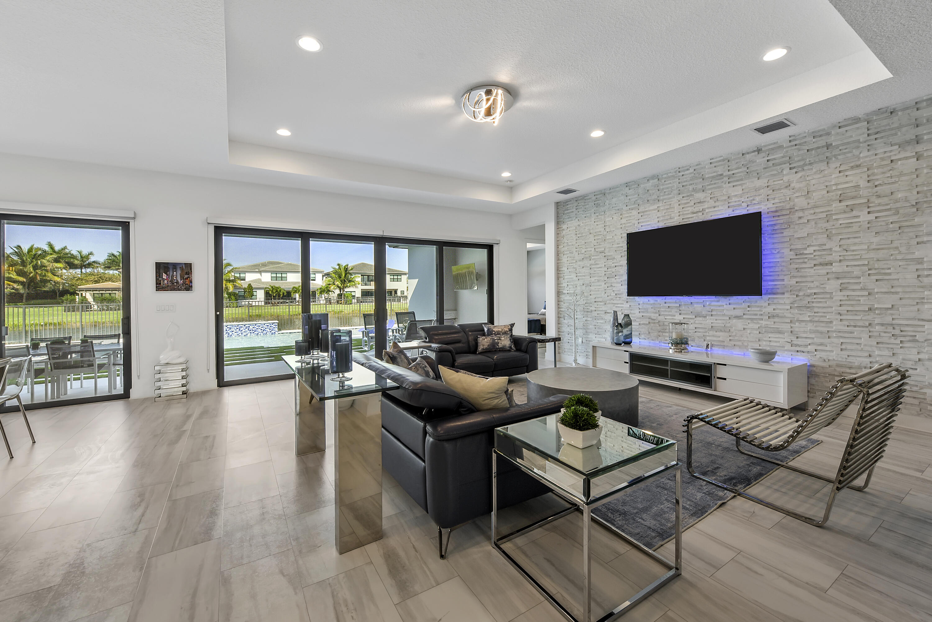 8865 New River Falls Road Boca Raton, FL 33496 - Photo 3 of 16 3 family room