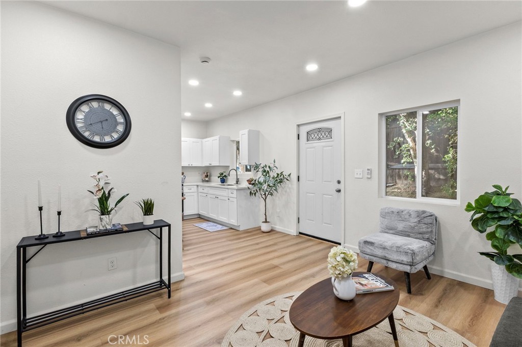 3058 Flanders Road Riverside, CA 92507 - Photo 6 of 50