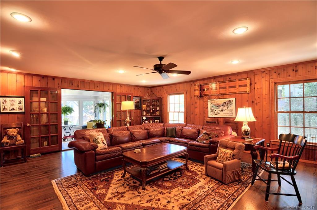 1610 Hertford Road Charlotte, NC 28207 - Photo 11 of 23 Gallery Image 11