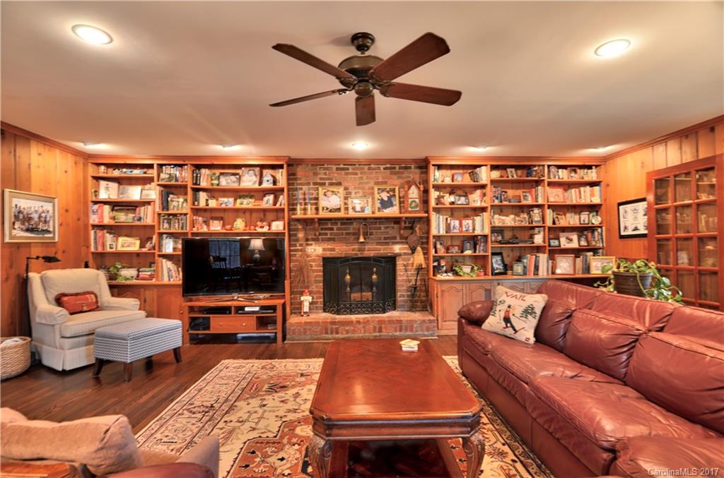 1610 Hertford Road Charlotte, NC 28207 - Photo 10 of 23 Gallery Image 10