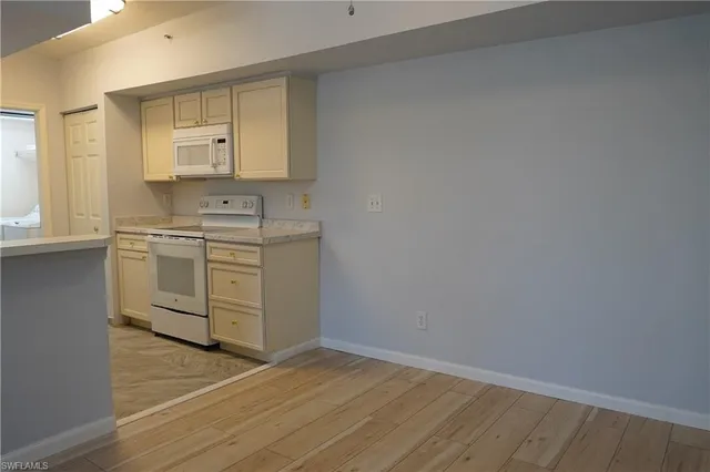 $1,750 | 4720 St Croix Lane, Unit 136, Naples, FL 34109