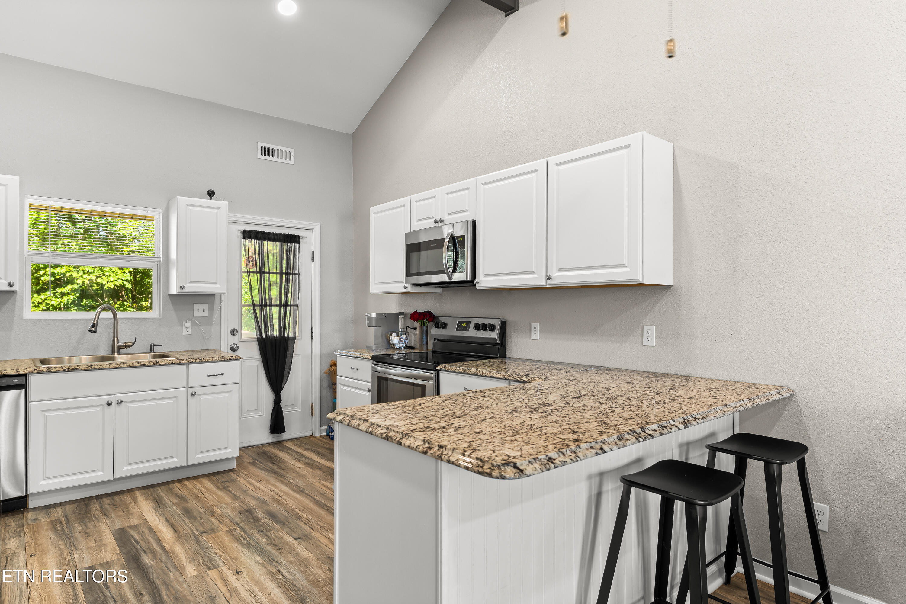 523 East Lincoln Road Alcoa, TN 37701 - Photo 4 of 44 523ELincolnRd-12