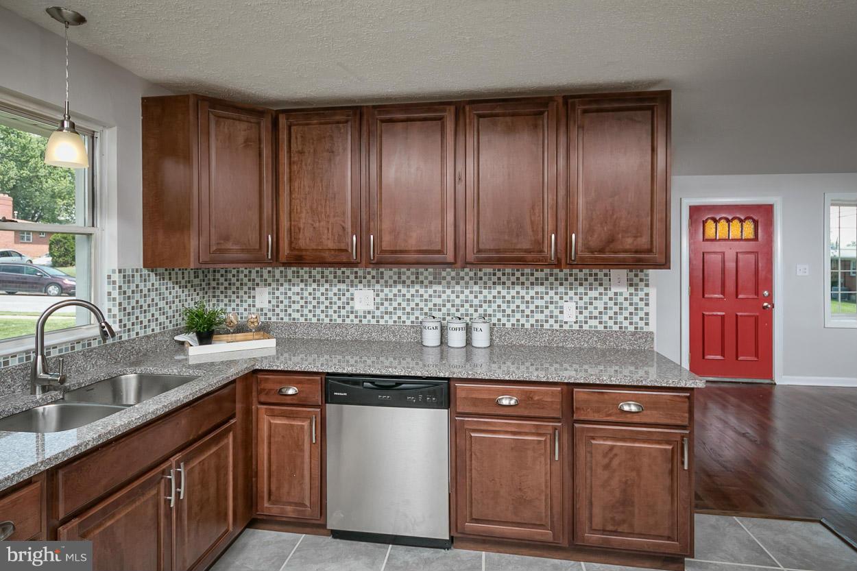 1202 Gettig Road Baltimore, MD 21237 - Photo 14 of 24 Kitchen