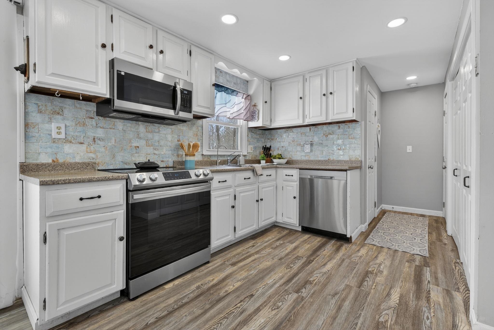 11 Pingree Hill Road, Unit L Derry, NH 03038 - Photo 4 of 28