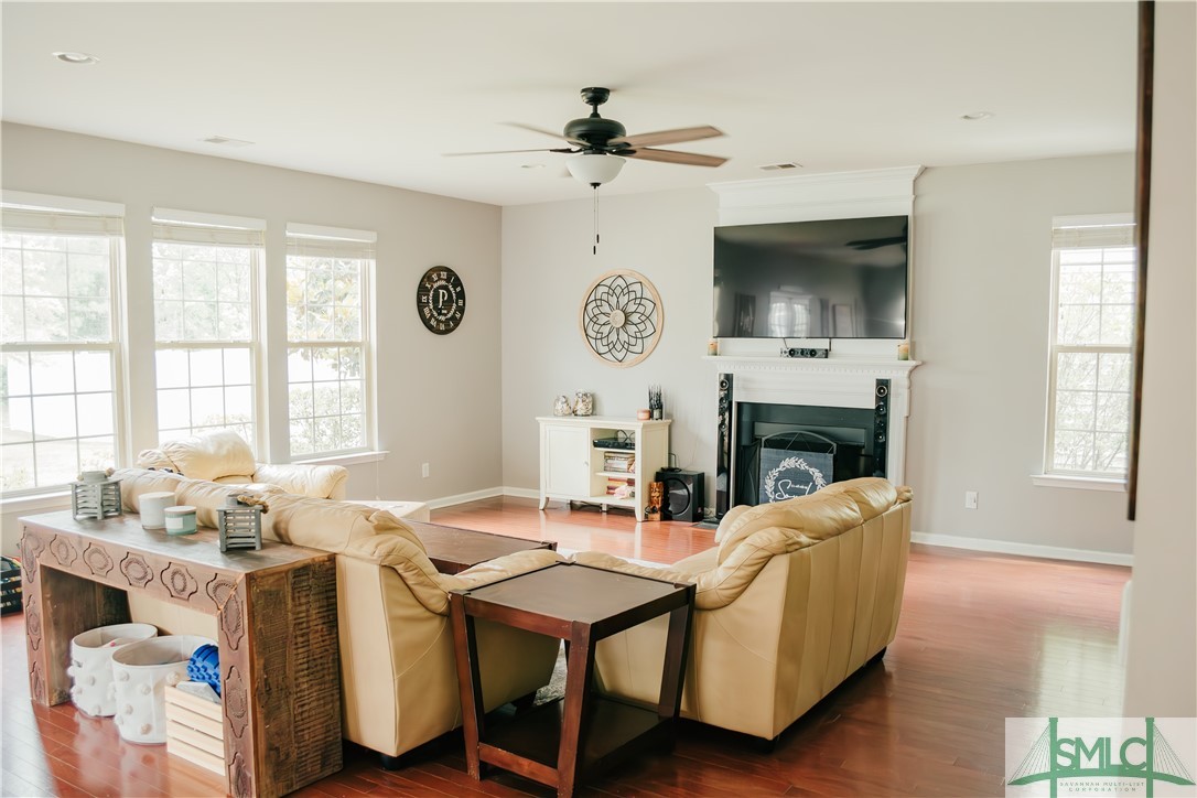260 Cattle Run Way Pooler, GA 31322 - Photo 17 of 50 Living room