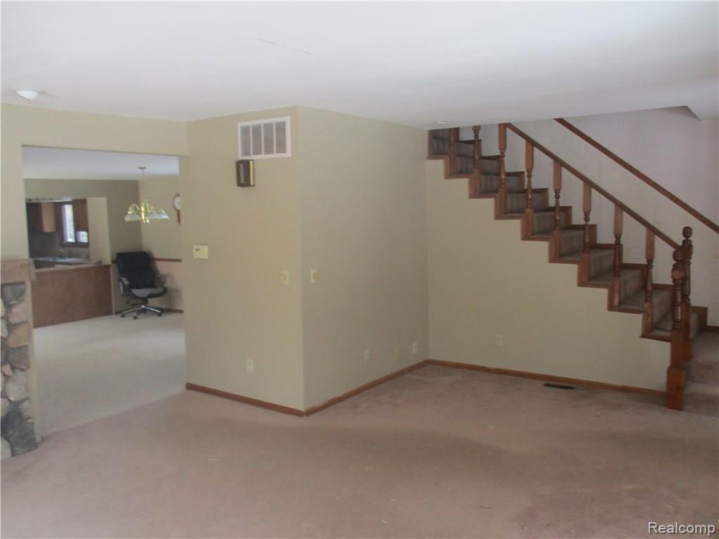 8437 Mabley Hill Road Fenton, MI 48430 - Photo 4 of 30 IMG_4197.JPG