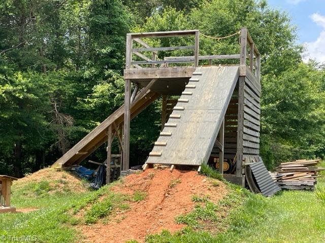 3716 Hobson Road East Bend, NC 27018 - Photo 15 of 40 Roll In