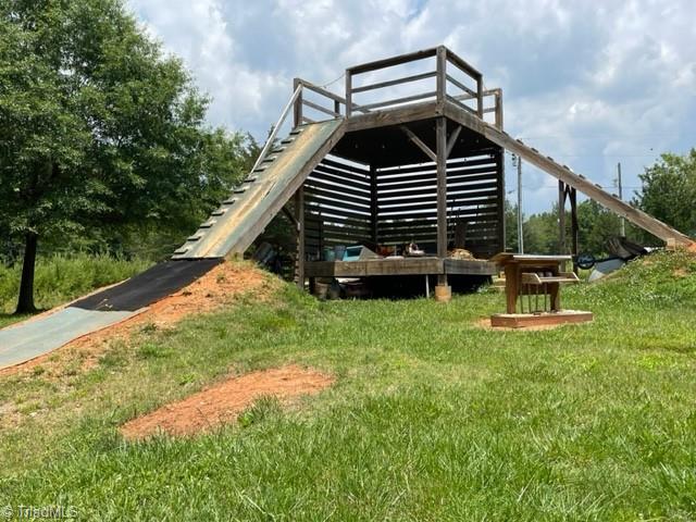 3716 Hobson Road East Bend, NC 27018 - Photo 17 of 40 Roll In