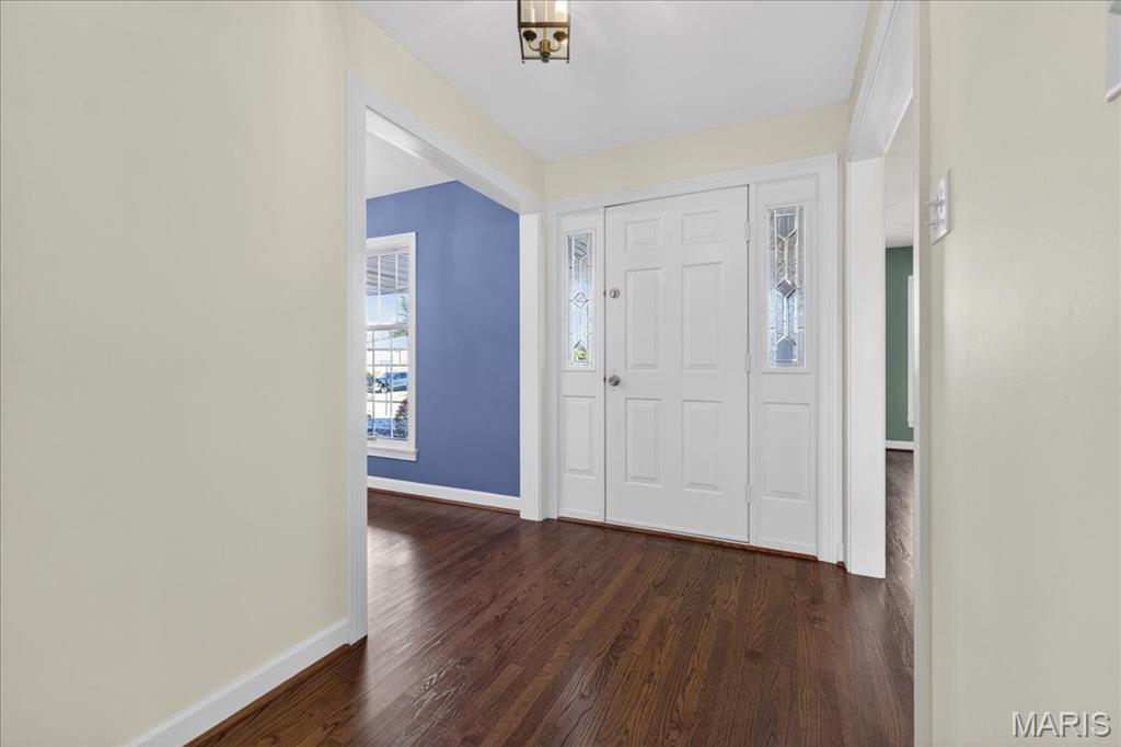 562 Gederson Lane St. Louis, MO 63122 - Photo 4 of 30