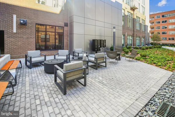 $3,250 | 925 North Fairfax Street, Unit 403, Alexandria, VA 22314