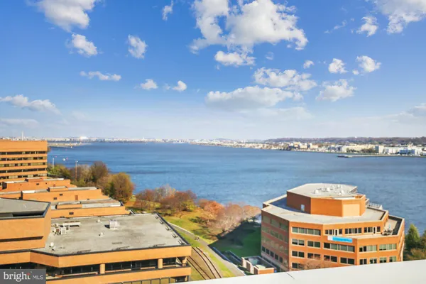 $3,250 | 925 North Fairfax Street, Unit 403, Alexandria, VA 22314