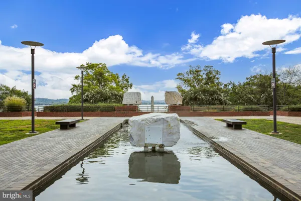 $3,250 | 925 North Fairfax Street, Unit 403, Alexandria, VA 22314