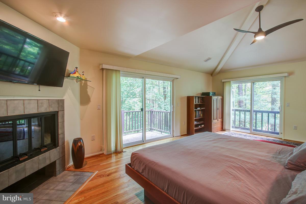 11105 Glade Drive Reston, VA 20191 - Photo 18 of 30 Bedroom (Master)