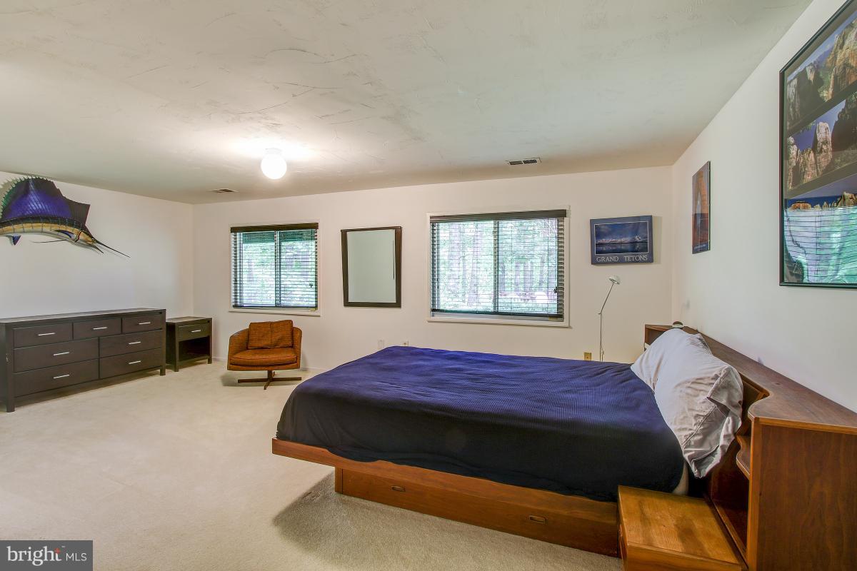 11105 Glade Drive Reston, VA 20191 - Photo 27 of 30 Bedroom