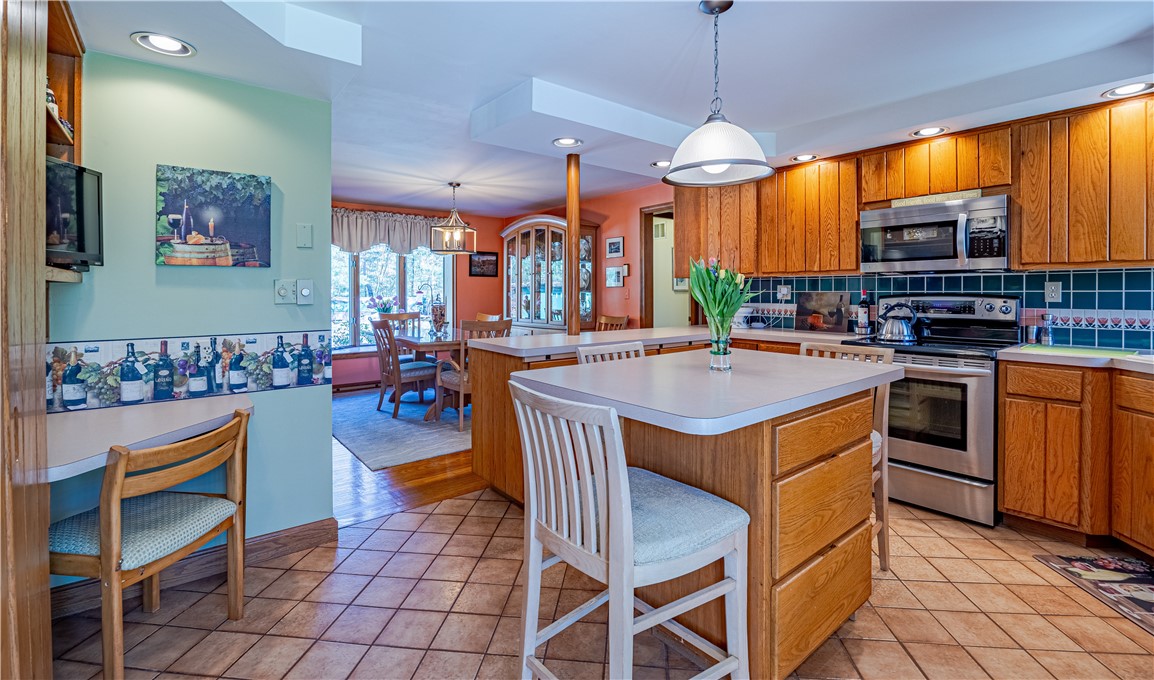 282 Byron Randall Road Scituate, RI 02857 - Photo 13 of 40