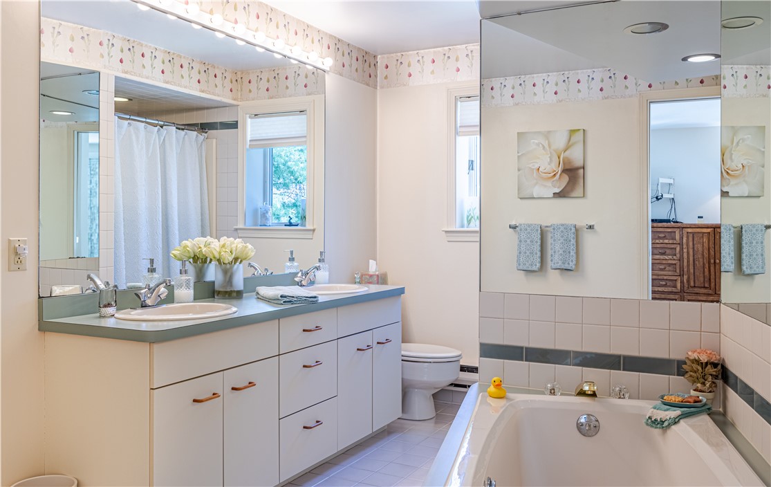 282 Byron Randall Road Scituate, RI 02857 - Photo 33 of 40