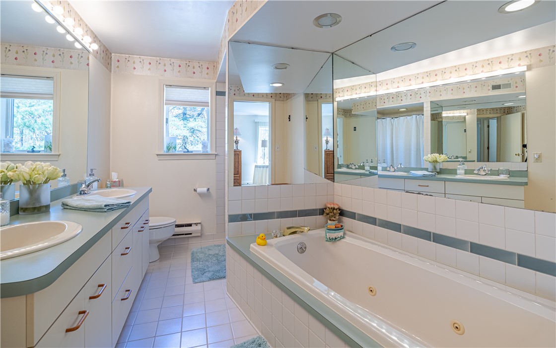 282 Byron Randall Road Scituate, RI 02857 - Photo 34 of 40