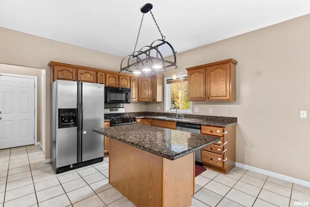 $399,000 | 6314 North Fieldtree Court, Peoria, IL 61615