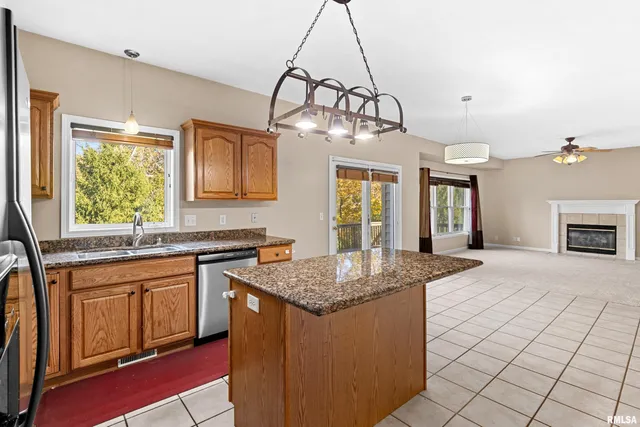 $399,000 | 6314 North Fieldtree Court, Peoria, IL 61615