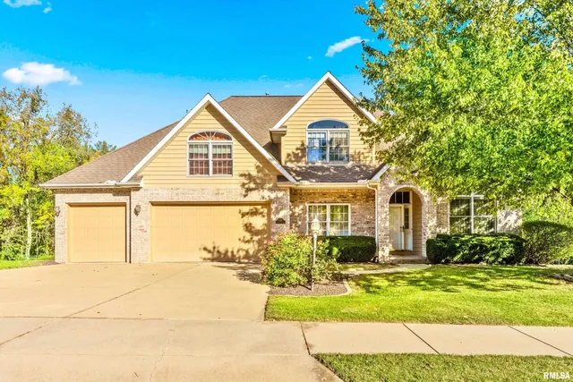 $399,000 | 6314 North Fieldtree Court, Peoria, IL 61615