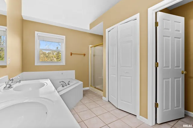 $399,000 | 6314 North Fieldtree Court, Peoria, IL 61615