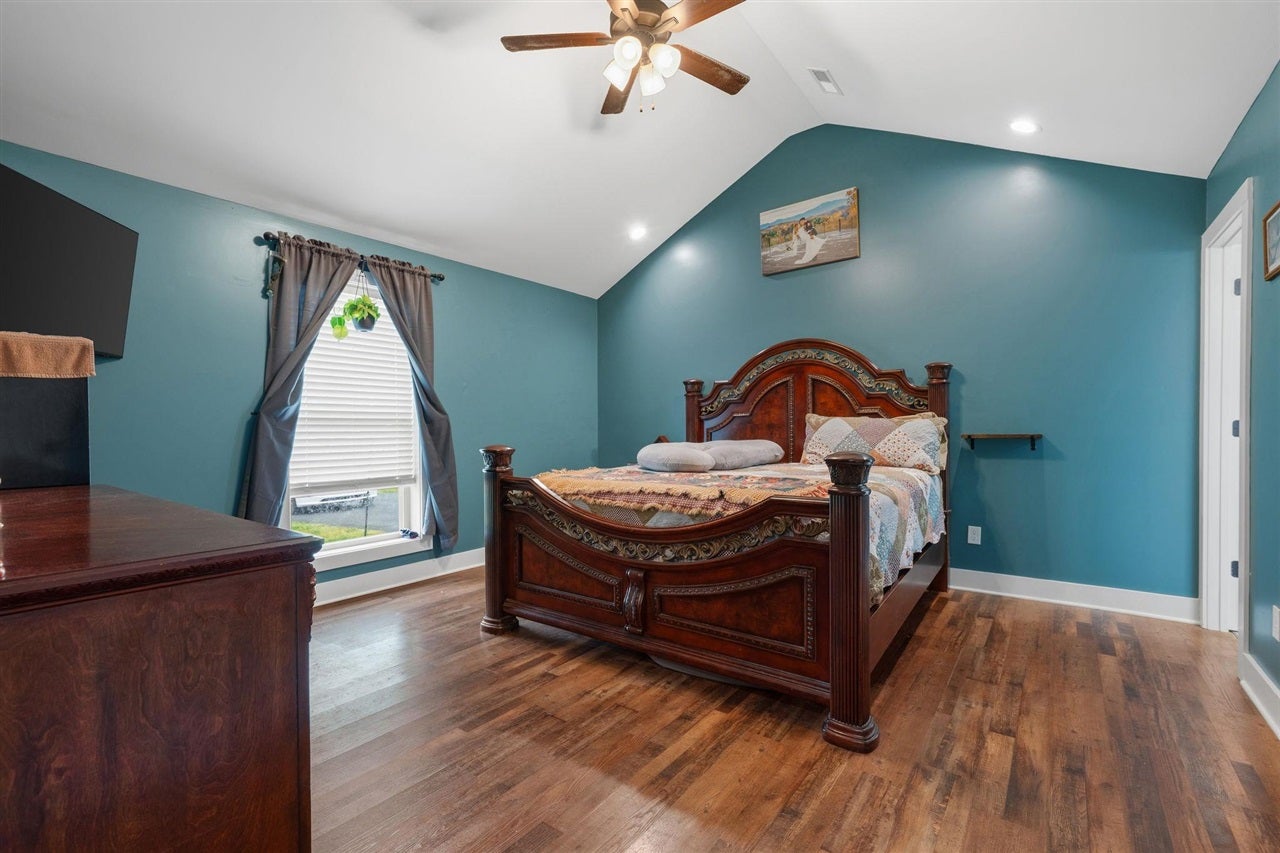 1089 New Grove Road Smiths Grove, KY 42171 - Photo 13 of 26 Gallery Image 13