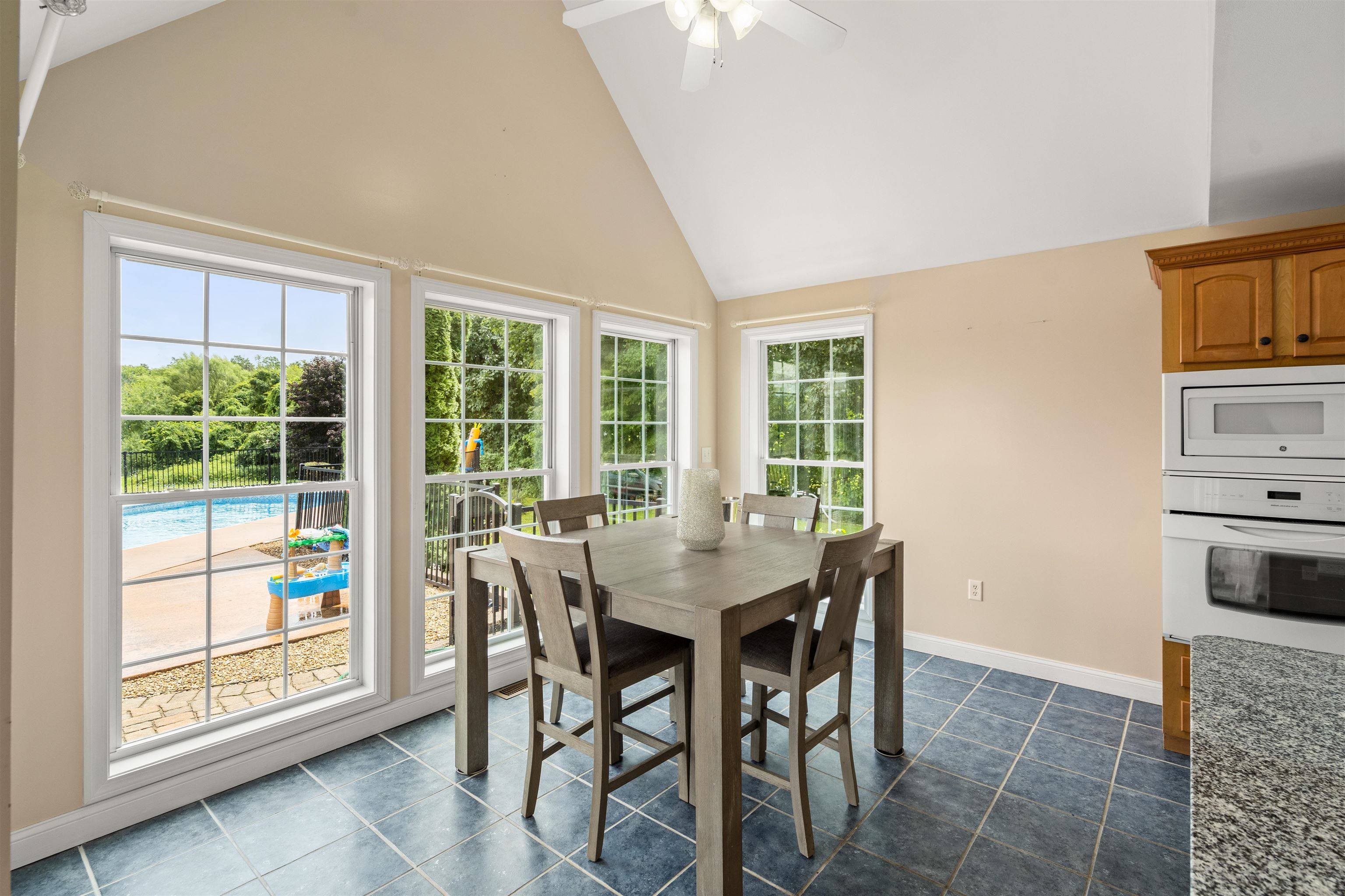 7 Tenney Farm Road Sandown, NH 03873 - Photo 3 of 37