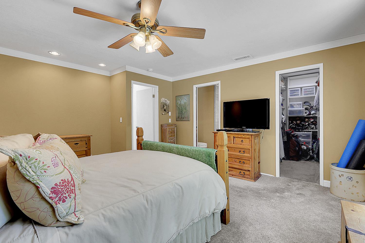 1213 Gary Way Carmichael, CA 95608 - Photo 25 of 51