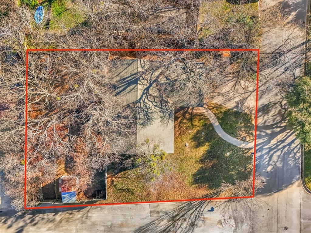 601 State Street Weatherford, TX 76086 - Photo 37 of 38 a view of a yard in front of the house