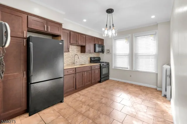 $2,000 | 46 Cliff Street, Newark, NJ 07106