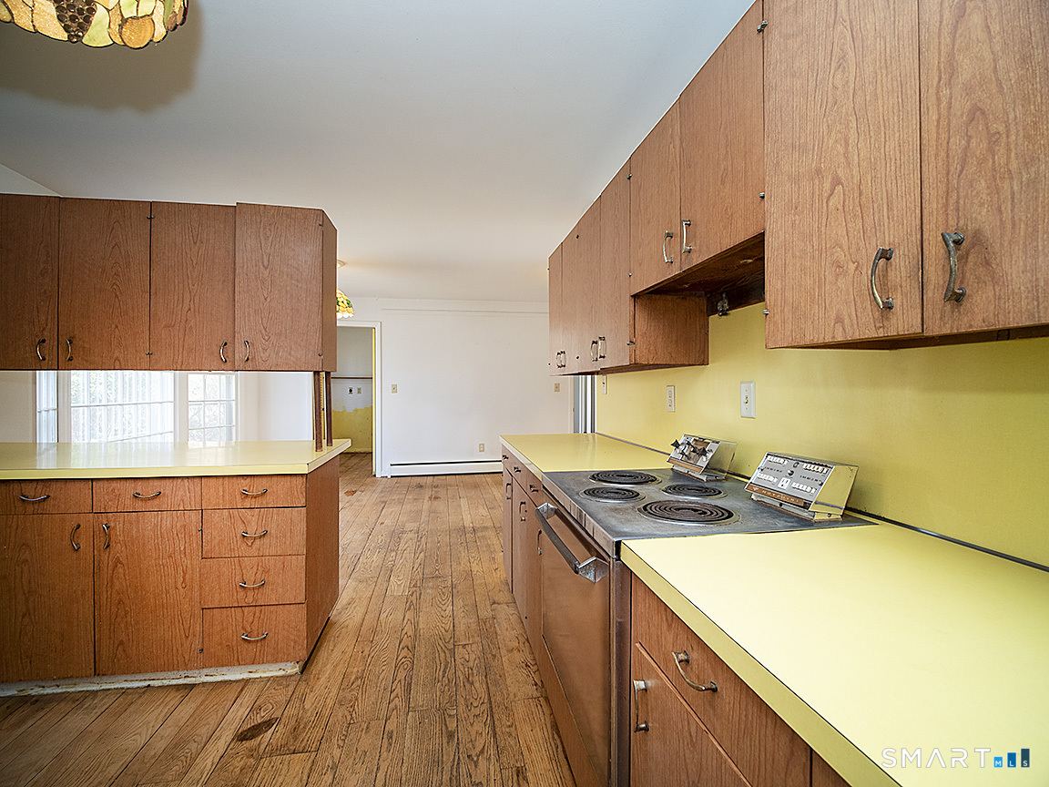 33 Fairground Road Woodbridge, CT 06525 - Photo 13 of 35