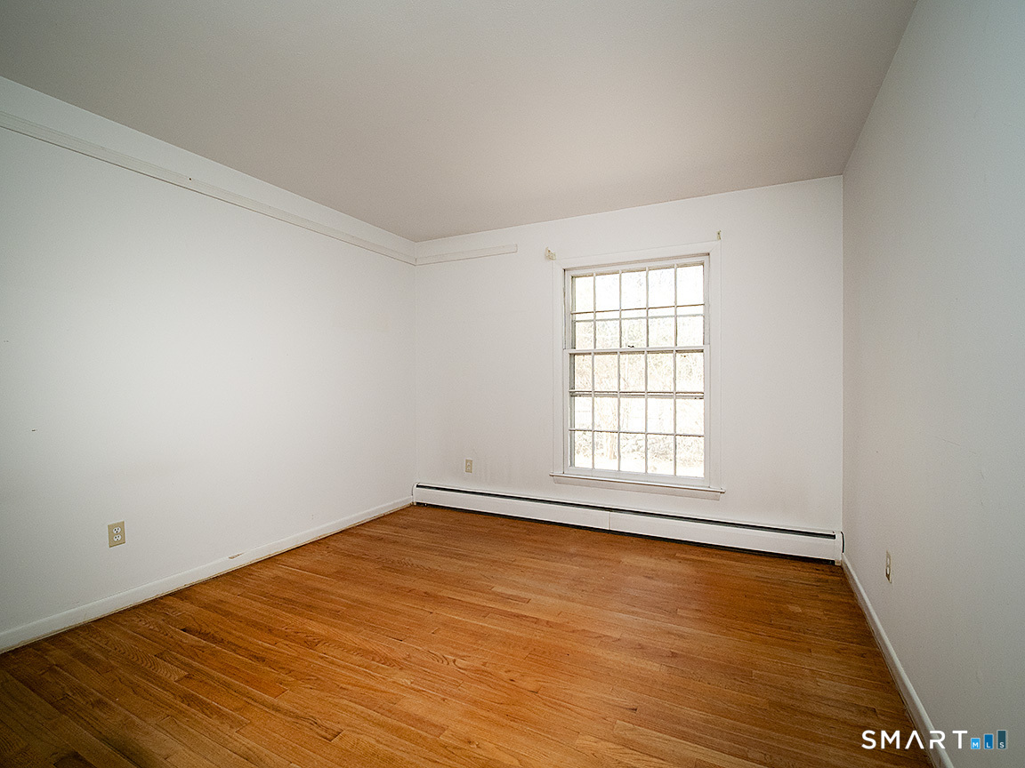 33 Fairground Road Woodbridge, CT 06525 - Photo 17 of 35 Bedroom 1