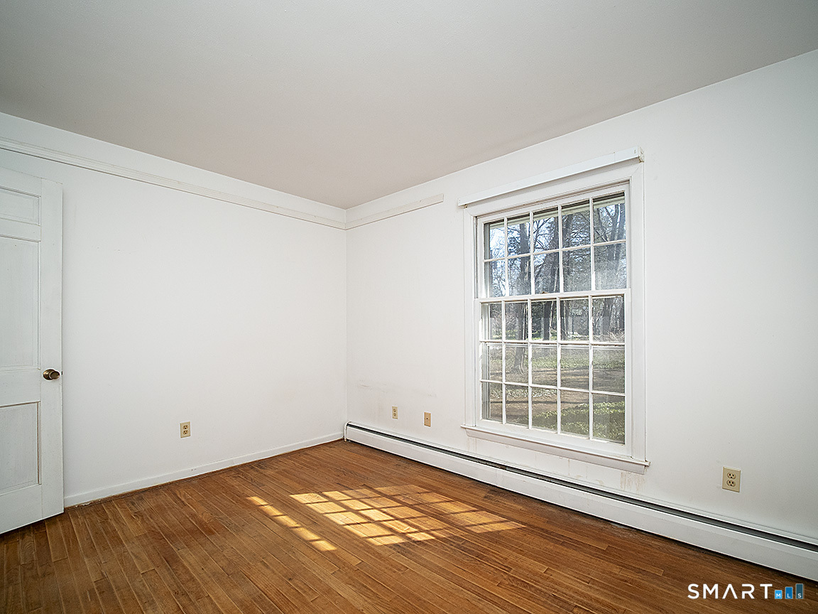 33 Fairground Road Woodbridge, CT 06525 - Photo 21 of 35 Bedroom 2