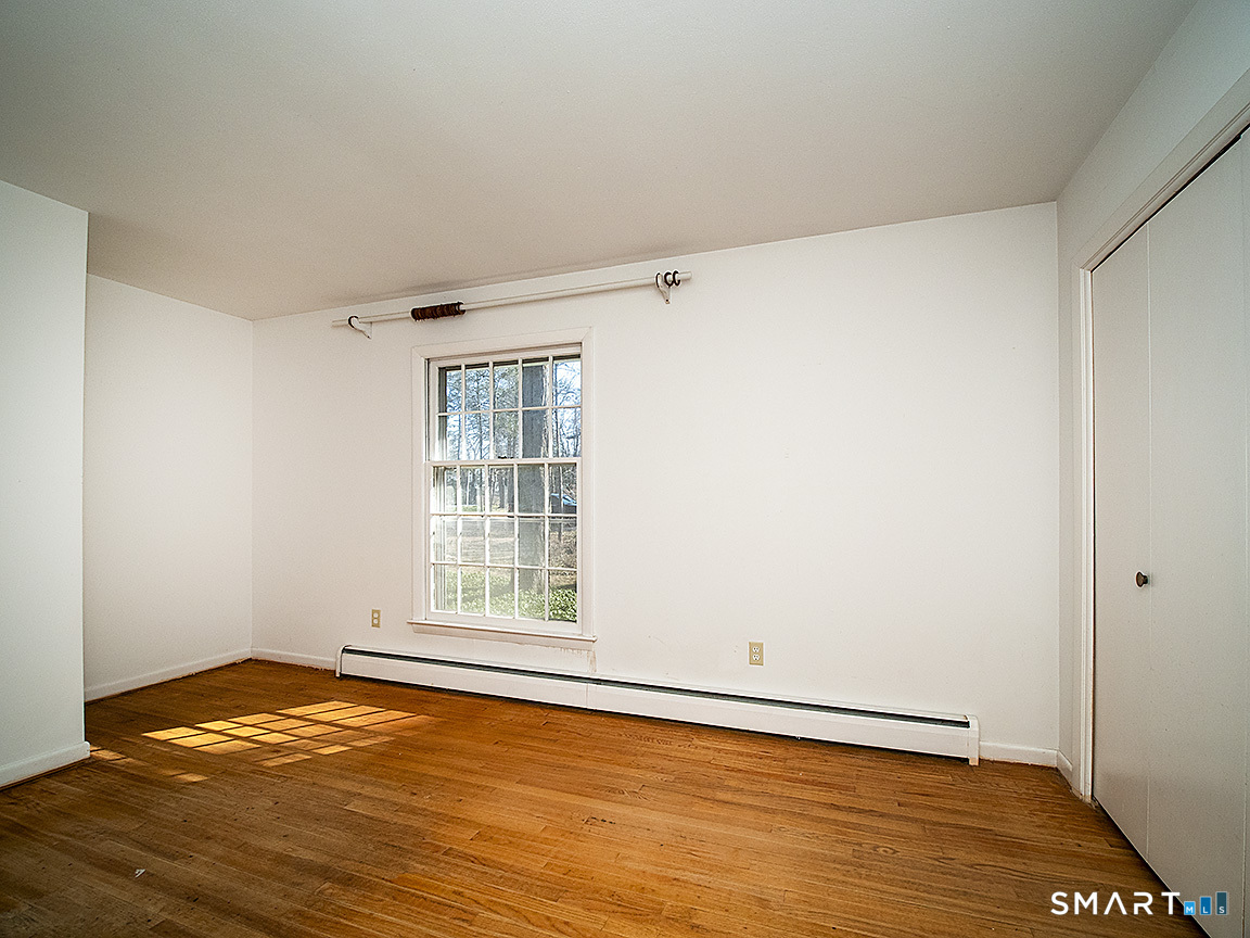 33 Fairground Road Woodbridge, CT 06525 - Photo 23 of 35 Bedroom 3