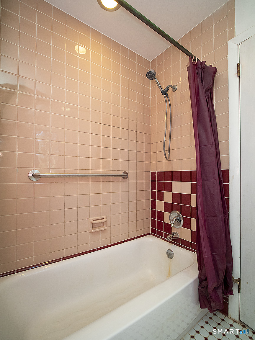 33 Fairground Road Woodbridge, CT 06525 - Photo 26 of 35 Primary Bathroom